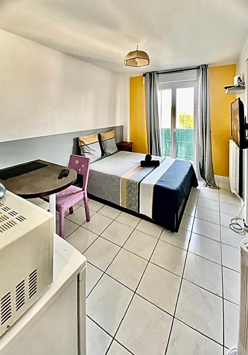 Appartement Proche Gare Et Centre Ville Melun Exterior photo
