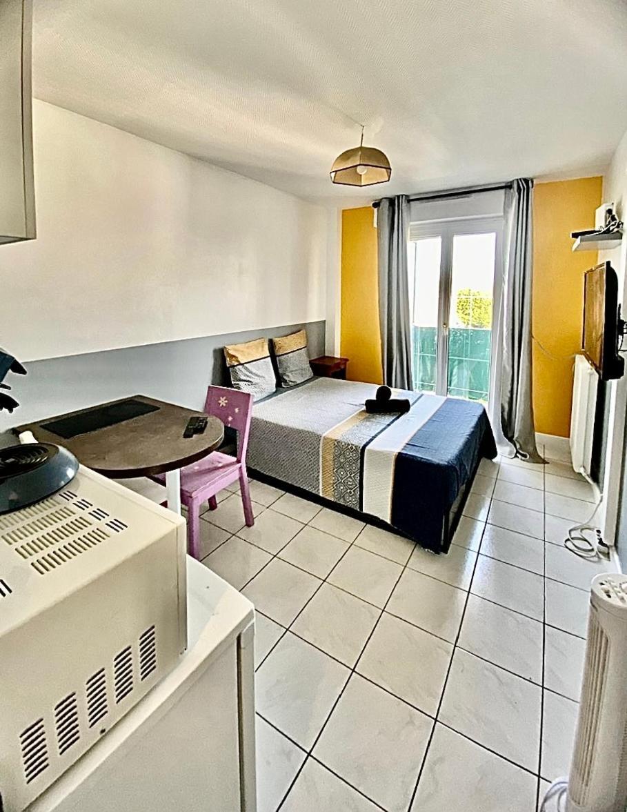 Appartement Proche Gare Et Centre Ville Melun Exterior photo